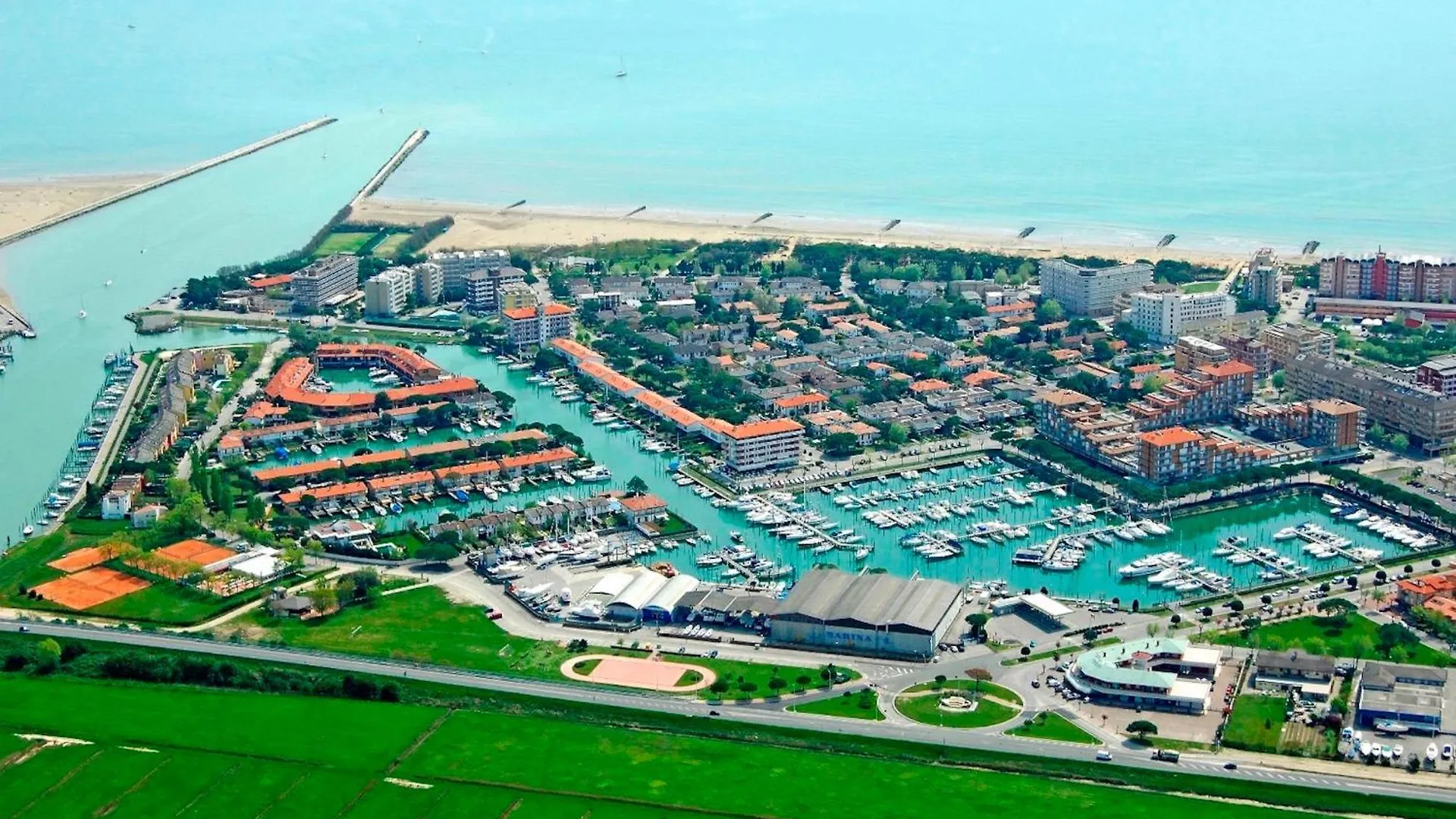 Relax And Enjoy Our Pool - Beahost Apartment Porto Santa Margherita di Caorle 0*,  Italy